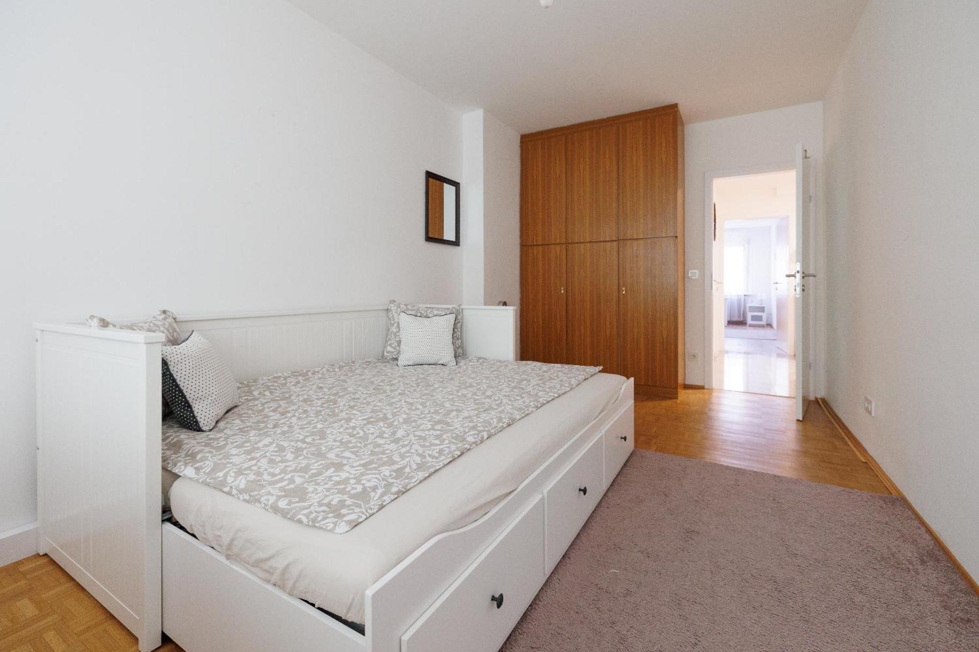 Cozy, Spacious And Charming 4 Bedrooms Apartament Bécs Kültér fotó